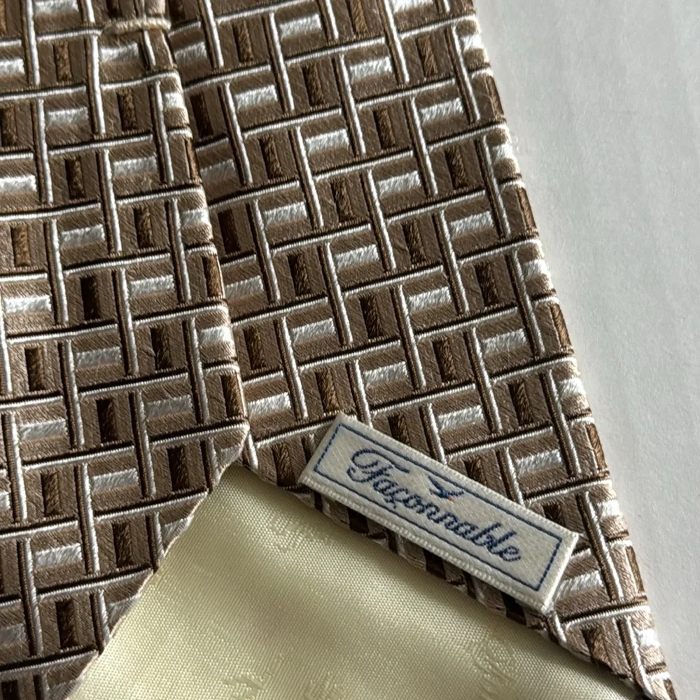 Faconnable Men’s Silk Tie - Picture 4 of 6